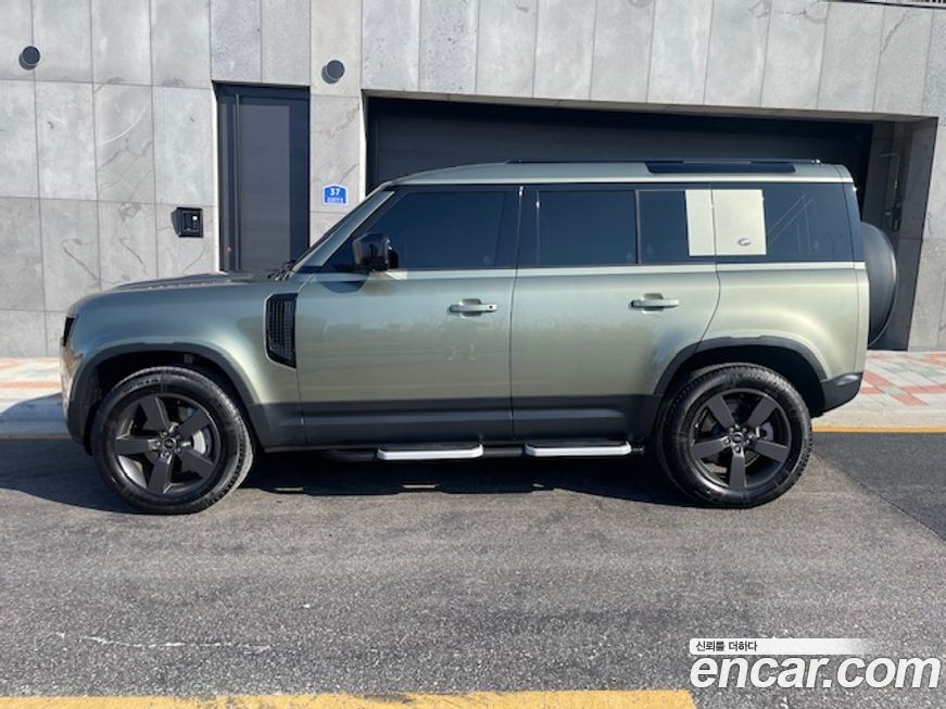 Land Rover Defender 2023