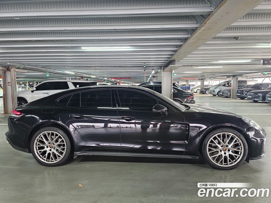 Porsche Panamera 2022