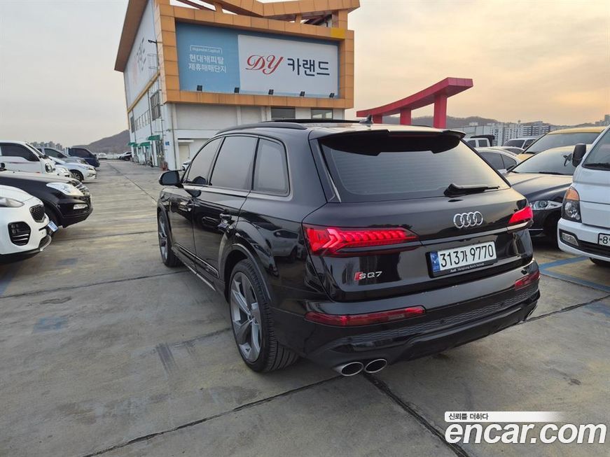 Audi SQ7 2023
