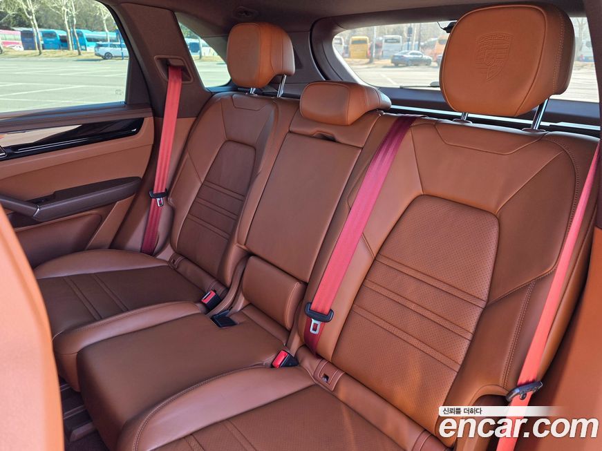 Porsche Cayenne 2021