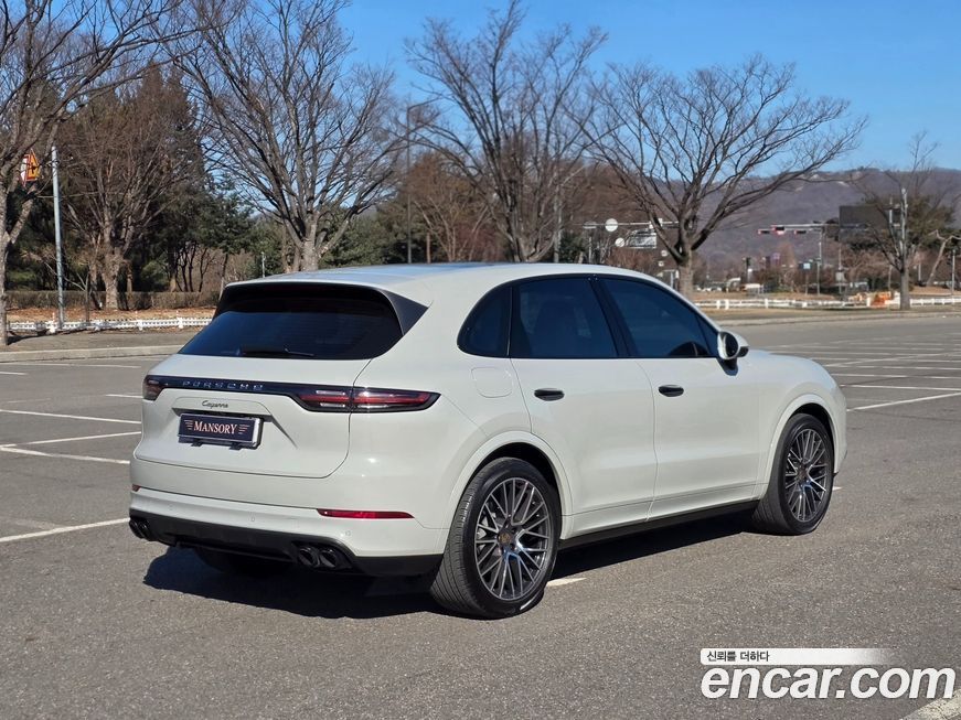 Porsche Cayenne 2021