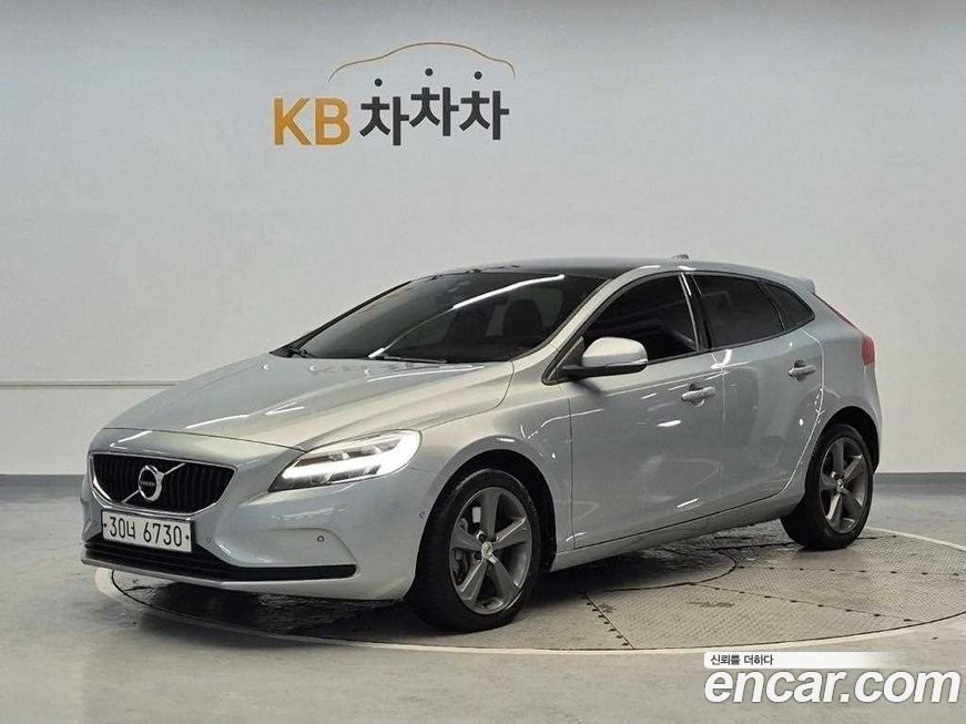 Volvo V40 2018