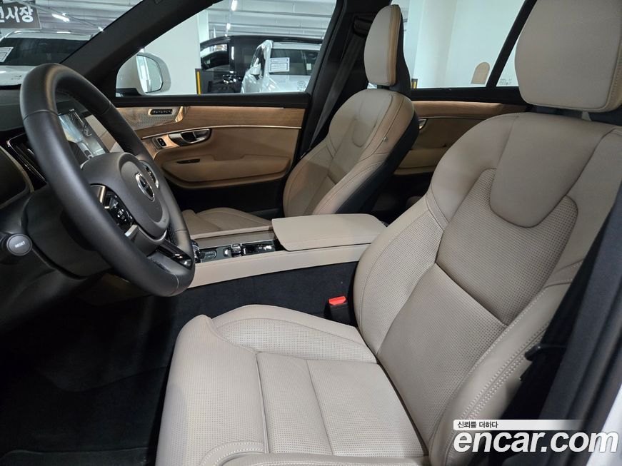Volvo XC90 2025