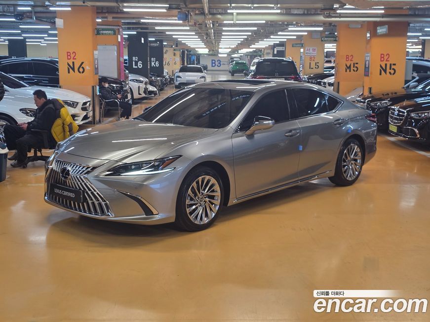 Lexus ES 2026
