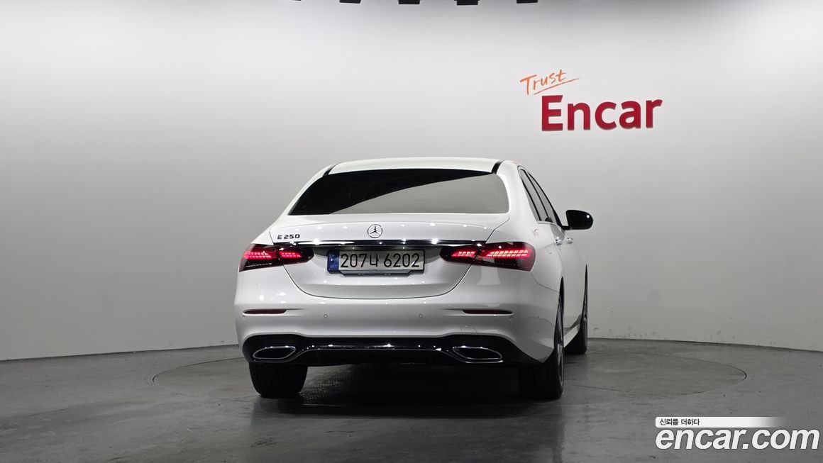 Mercedes-Benz E-Class 2023