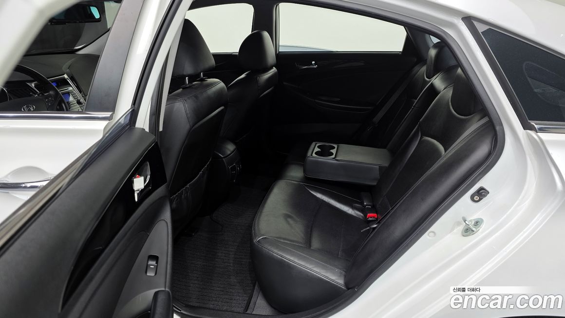 Hyundai Sonata 2010