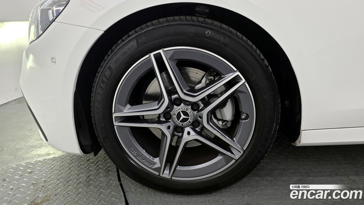 Mercedes-Benz E-Class 2023