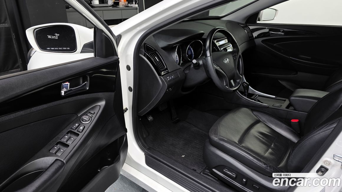 Hyundai Sonata 2010