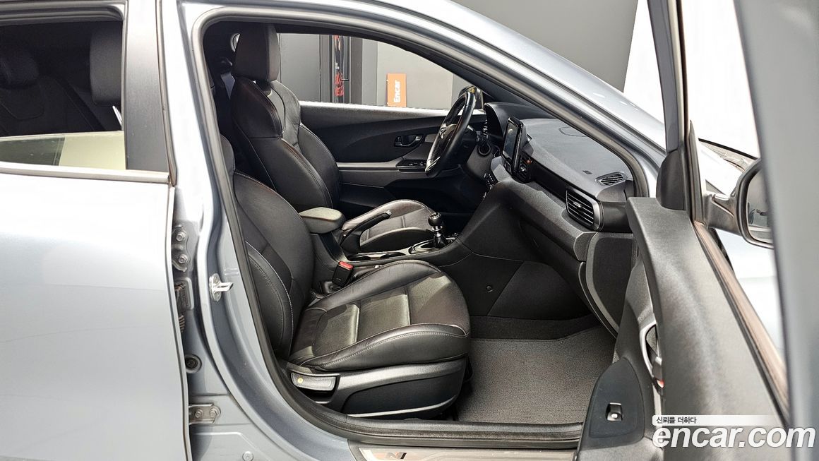 Hyundai Veloster 2020