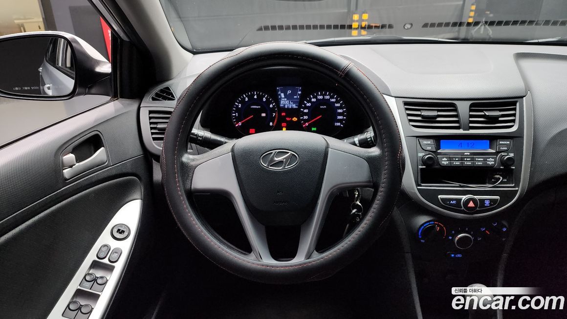 Hyundai Accent 2012