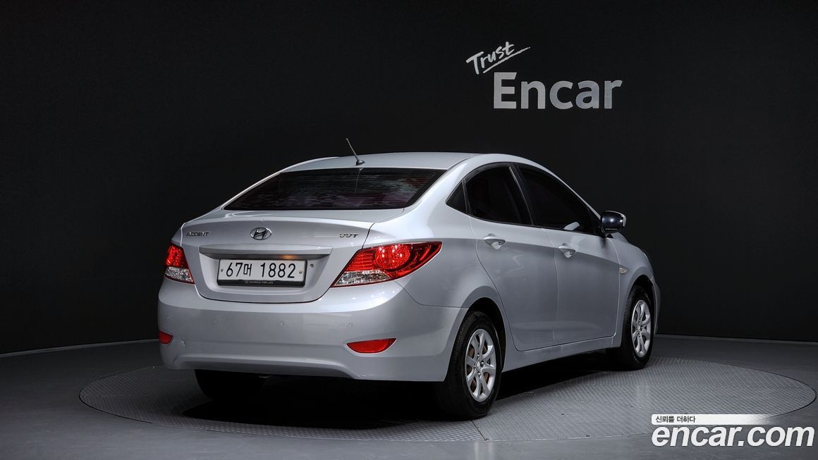 Hyundai Accent 2012