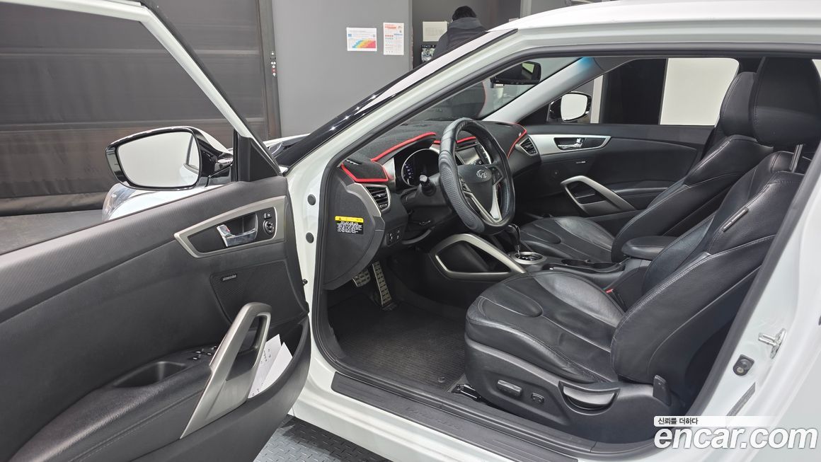 Hyundai Veloster 2012