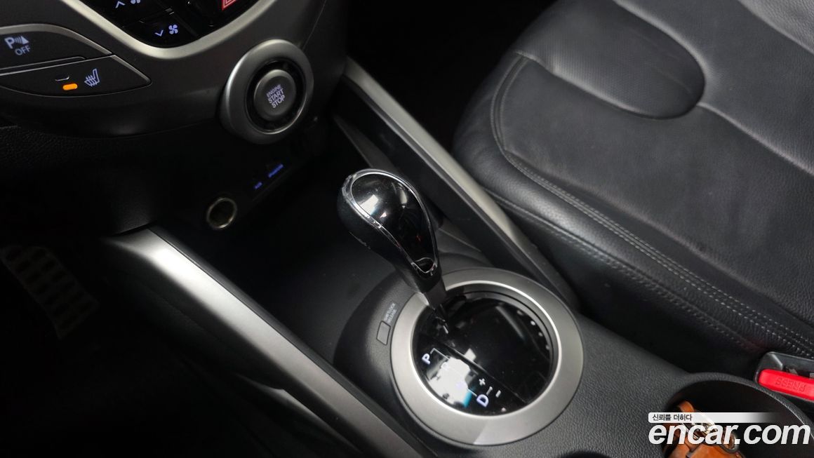 Hyundai Veloster 2012