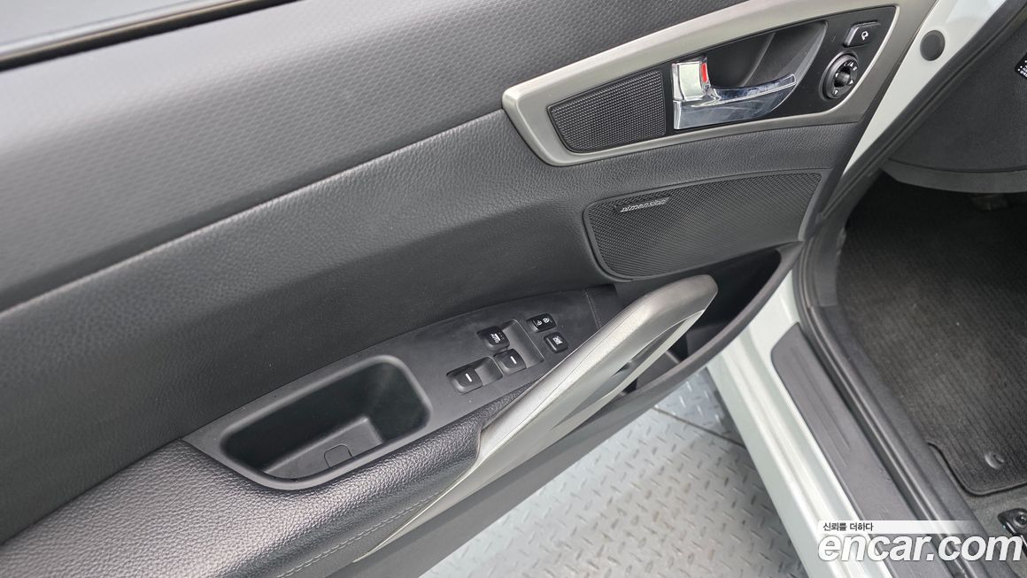 Hyundai Veloster 2012