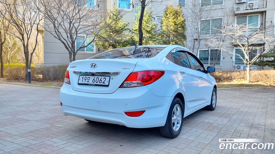 Hyundai Accent 2012