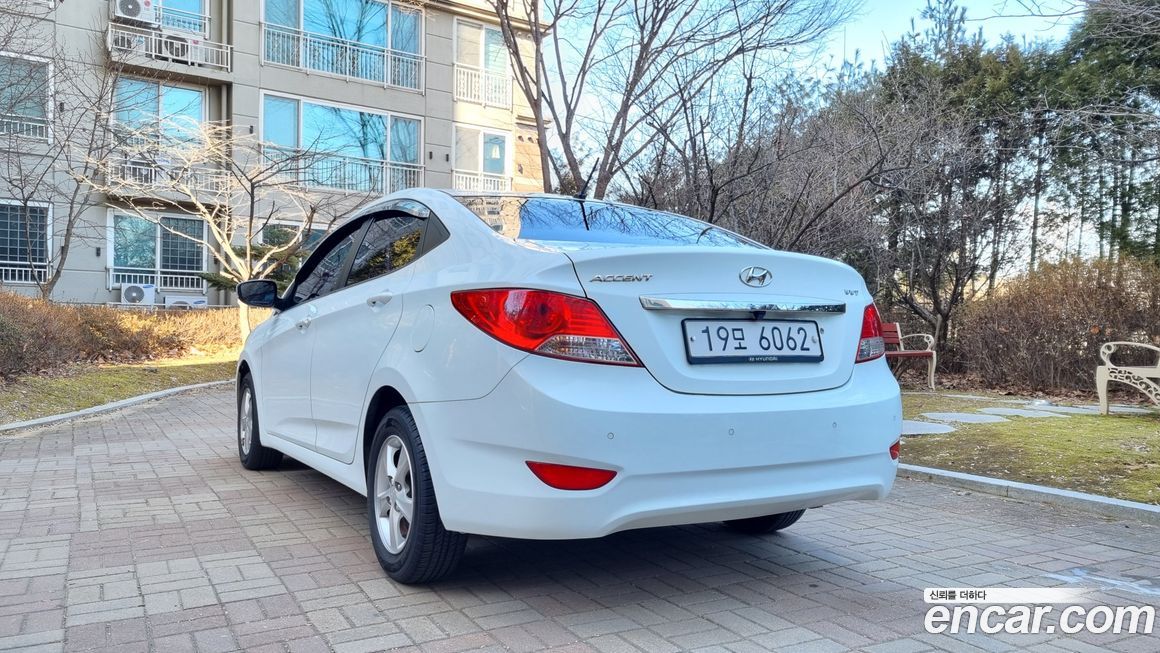 Hyundai Accent 2012