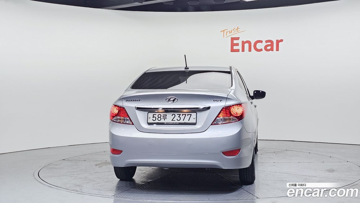 Hyundai Accent 2015
