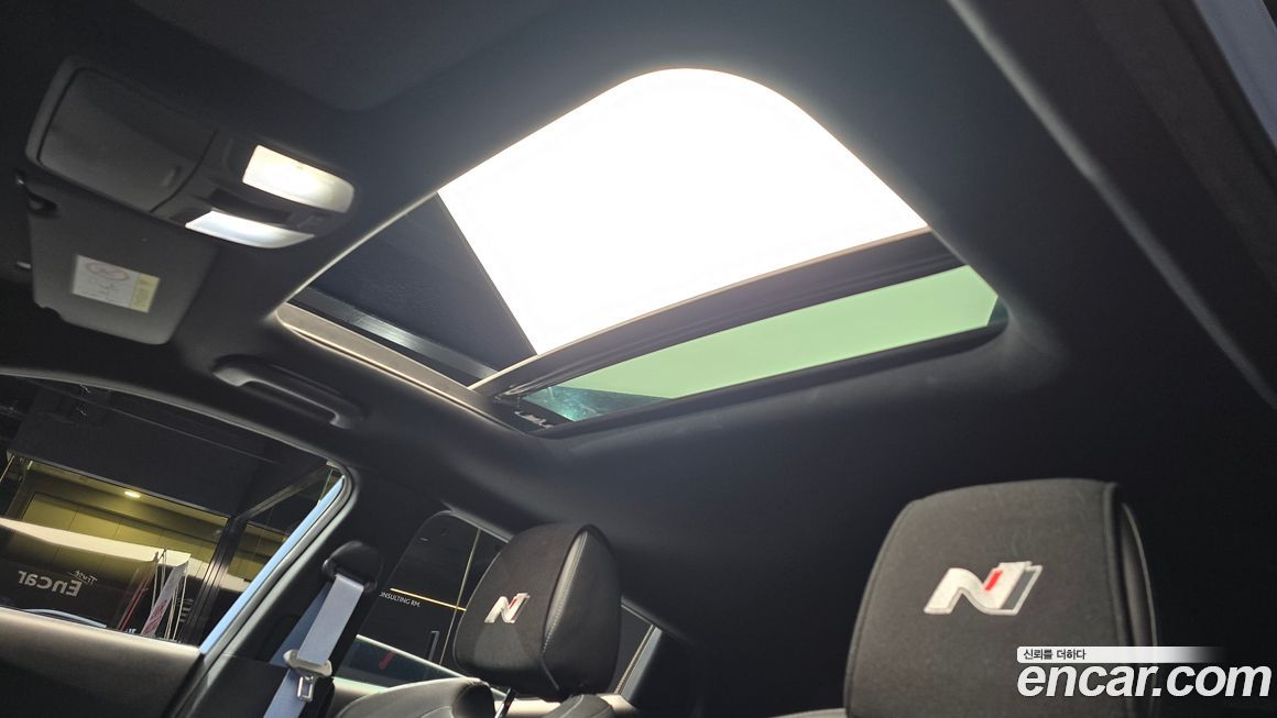 Hyundai Veloster 2021