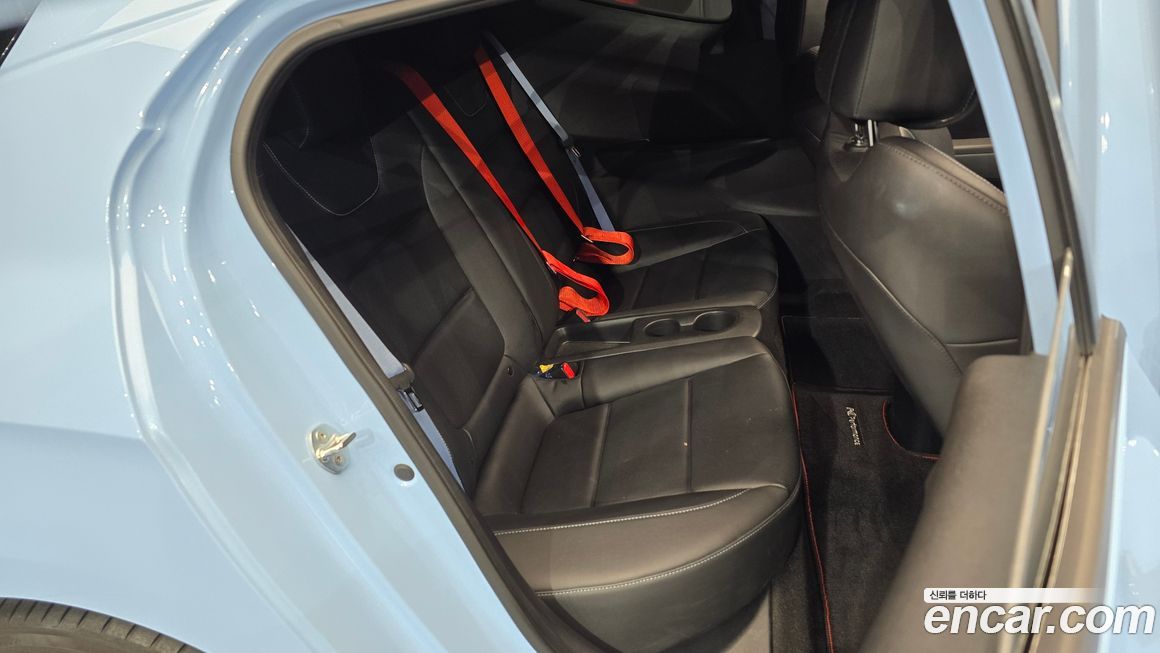 Hyundai Veloster 2021