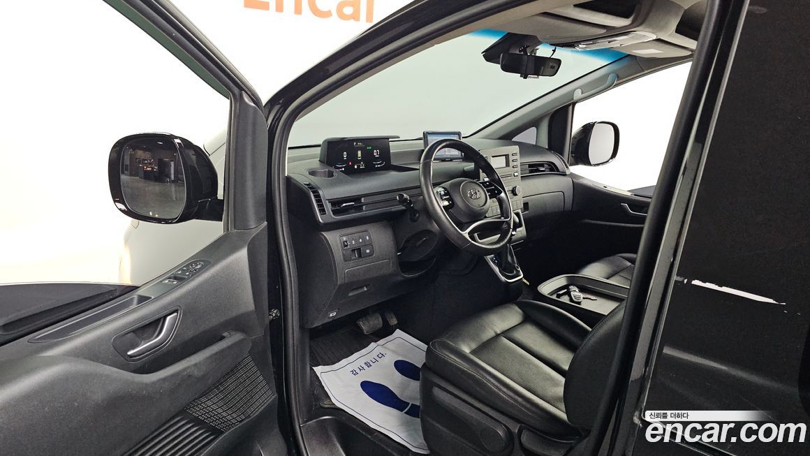 Hyundai Staria 2022