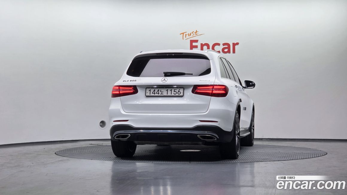 Mercedes-Benz GLC-Class 2019