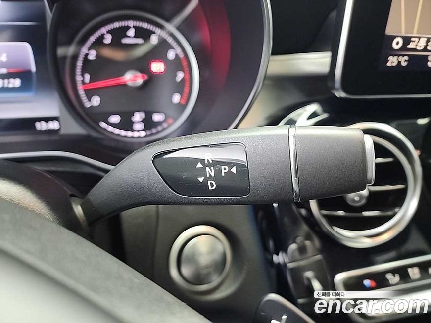 Mercedes-Benz GLC-Class 2019