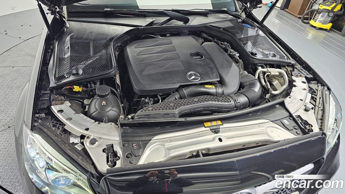 Mercedes-Benz C-Class 2020