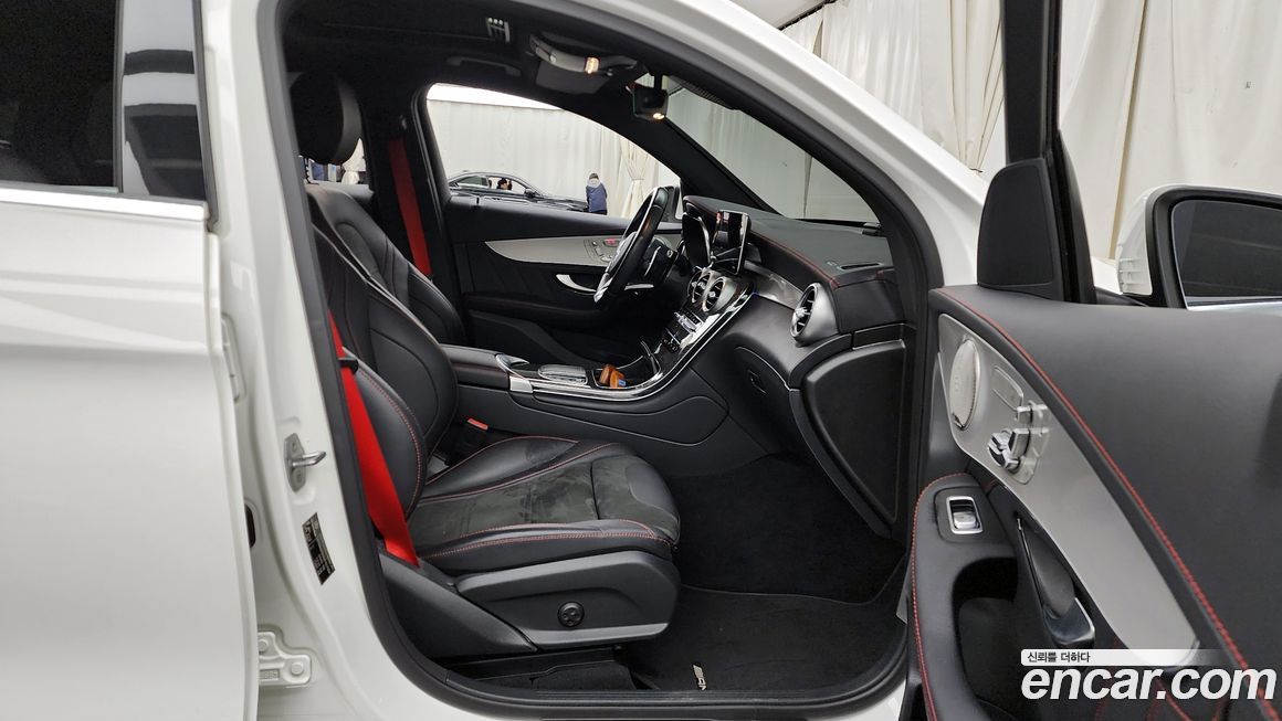 Mercedes-Benz GLC-Class 2021