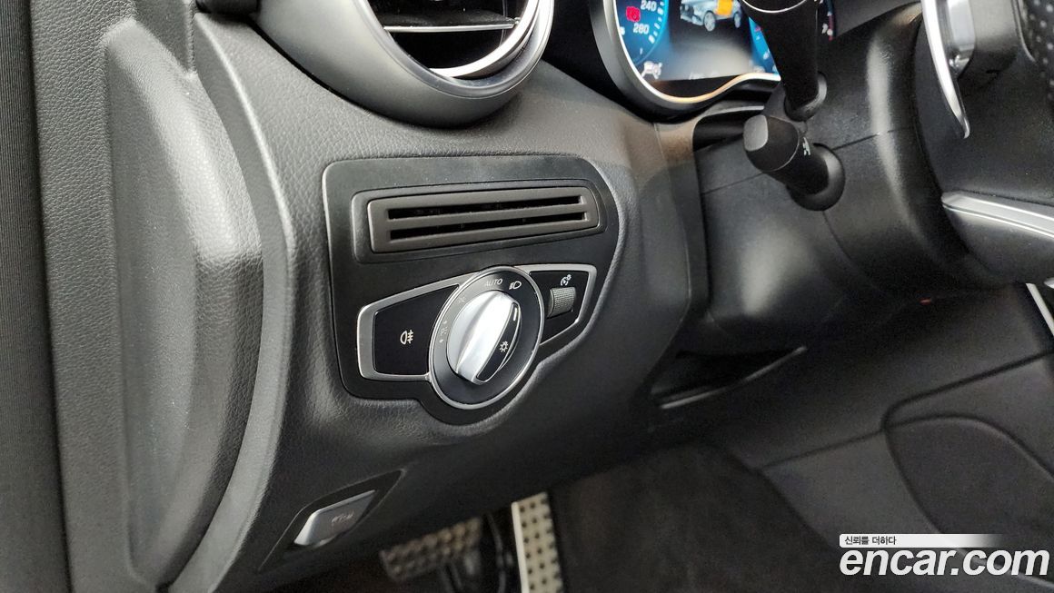 Mercedes-Benz GLC-Class 2021