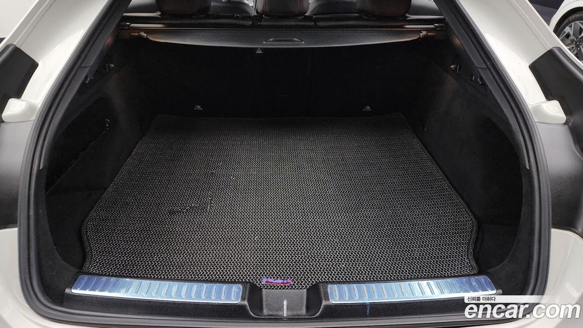 Mercedes-Benz GLC-Class 2021