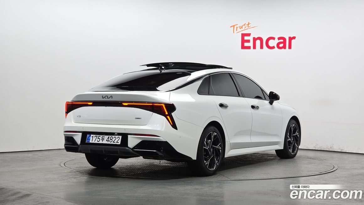 Kia K5 2025