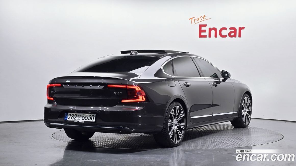 Volvo S90 2023