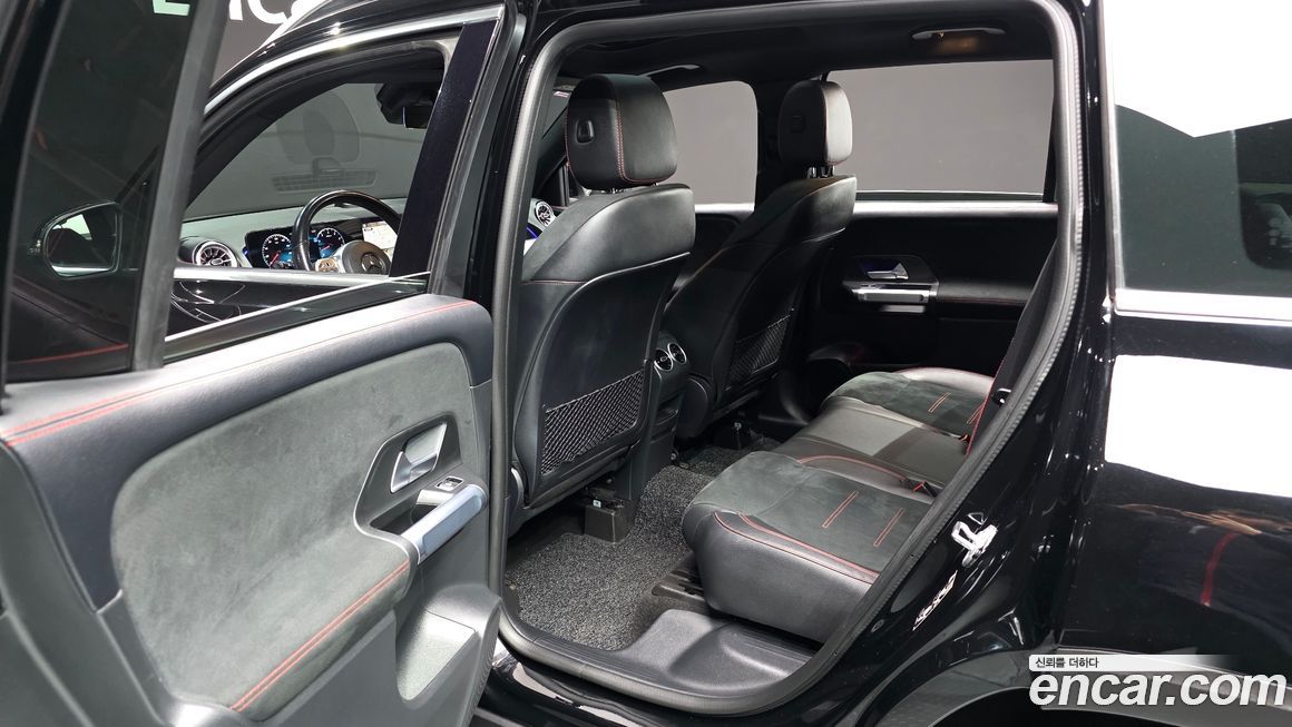 Mercedes-Benz GLB-Class 2023