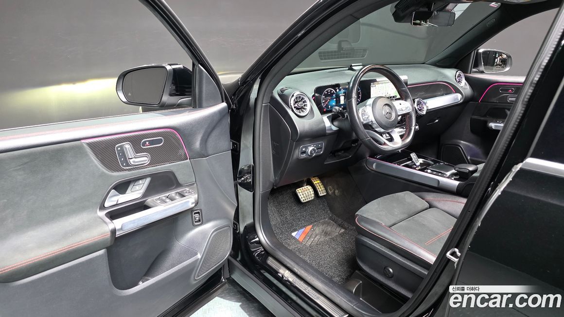 Mercedes-Benz GLB-Class 2023