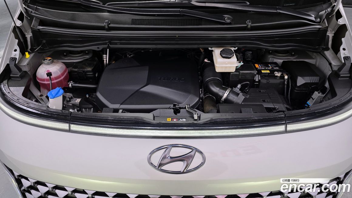 Hyundai Staria 2022