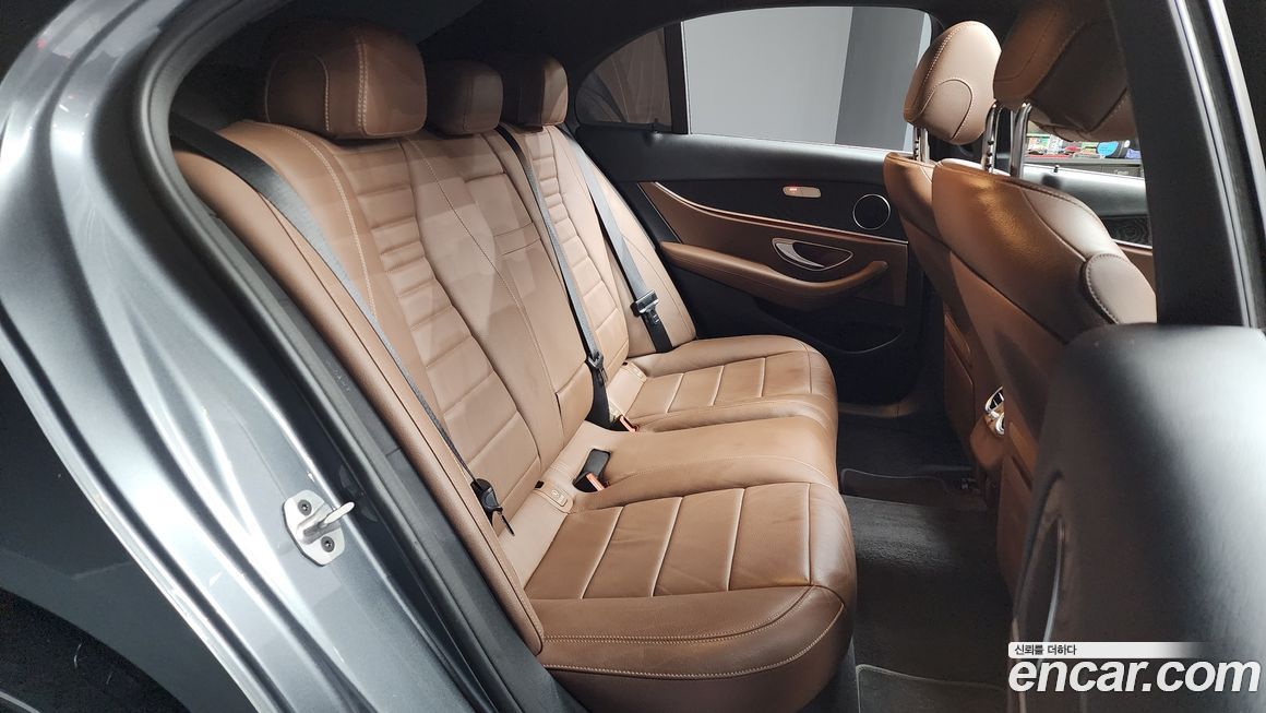 Mercedes-Benz E-Class 2023