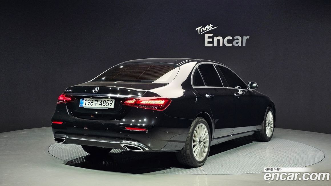 Mercedes-Benz E-Class 2021