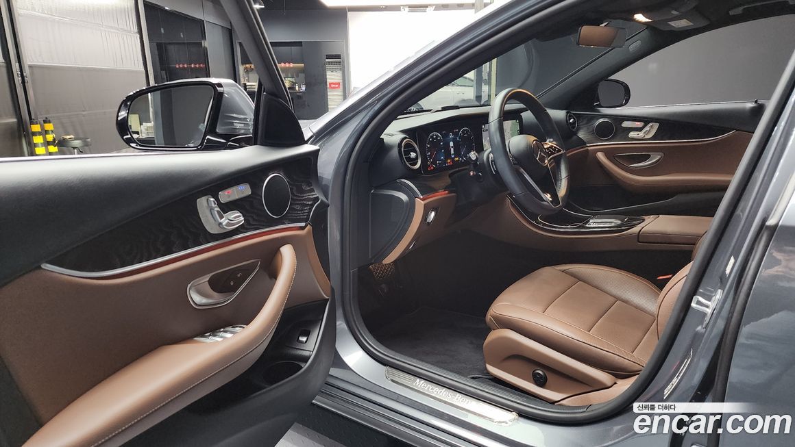 Mercedes-Benz E-Class 2023