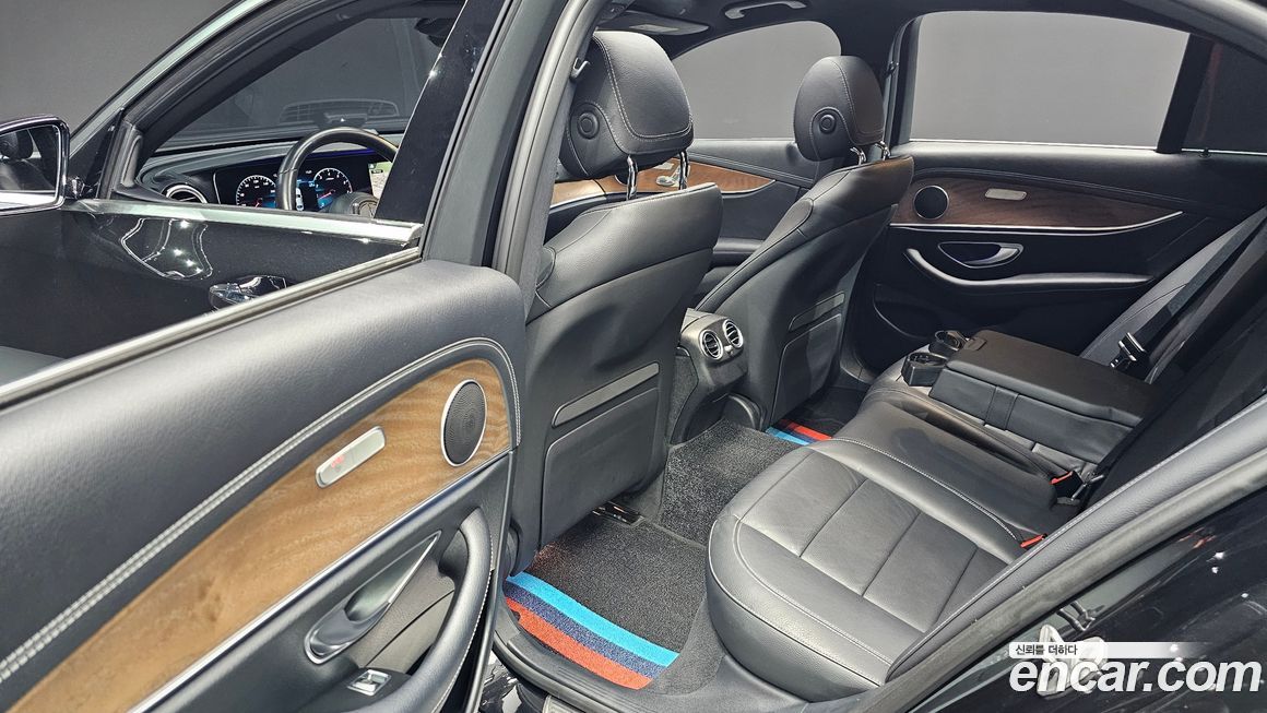 Mercedes-Benz E-Class 2021