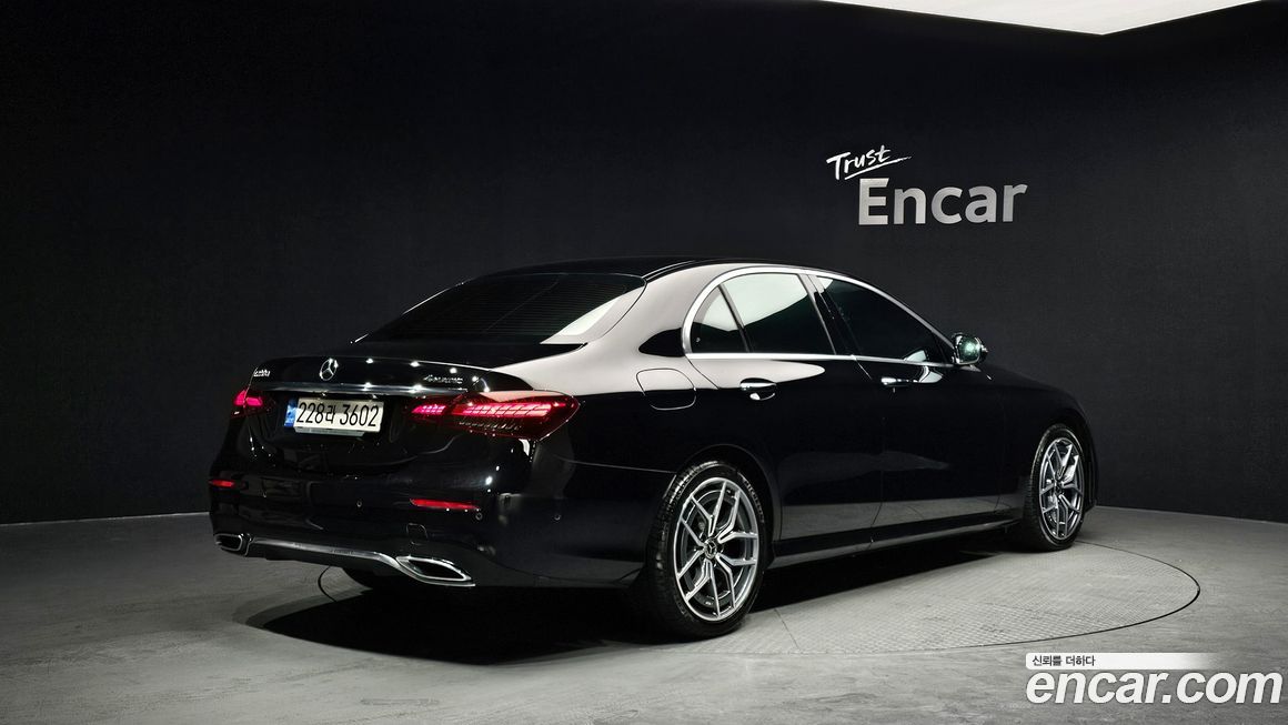 Mercedes-Benz E-Class 2021