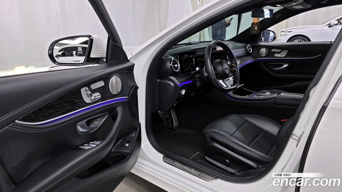 Mercedes-Benz E-Class 2023