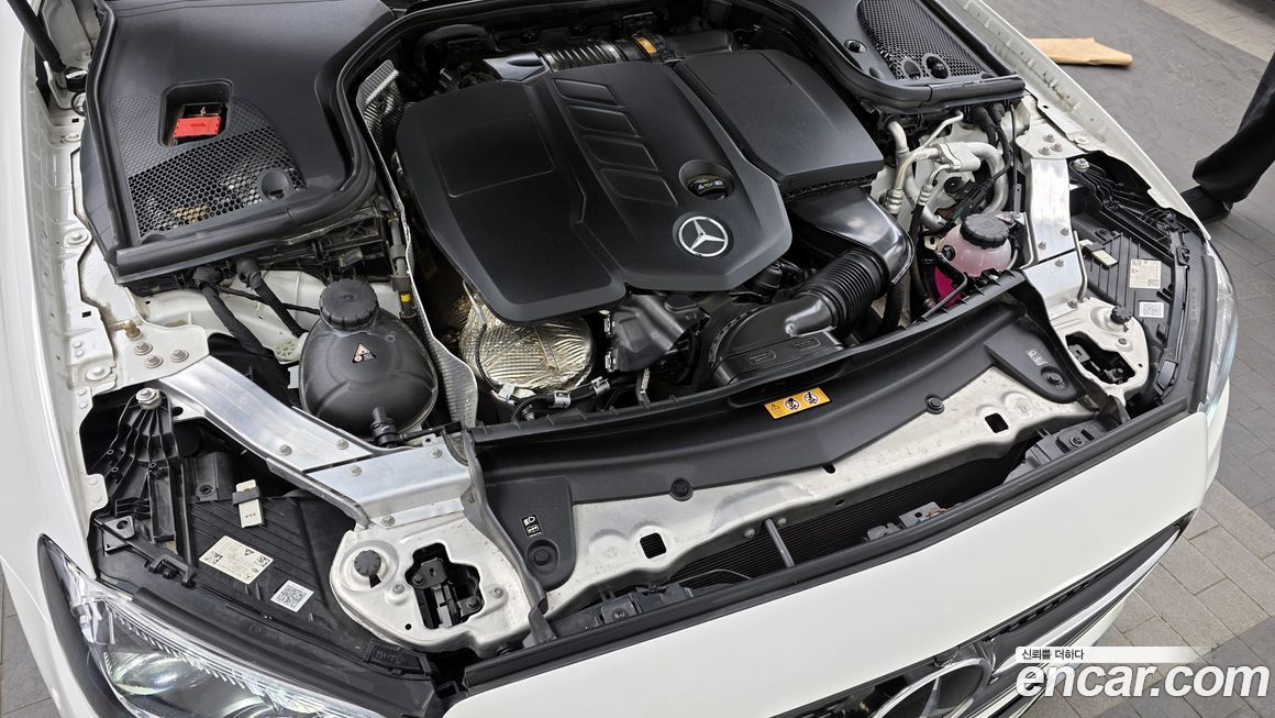 Mercedes-Benz E-Class 2023