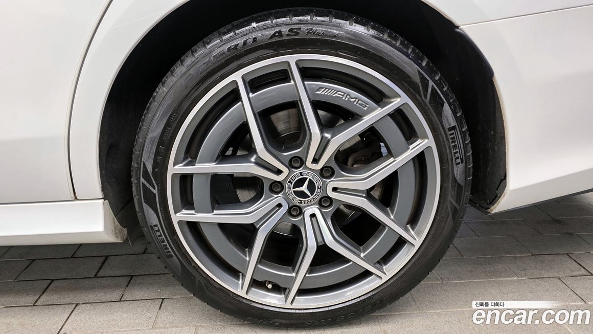 Mercedes-Benz E-Class 2023