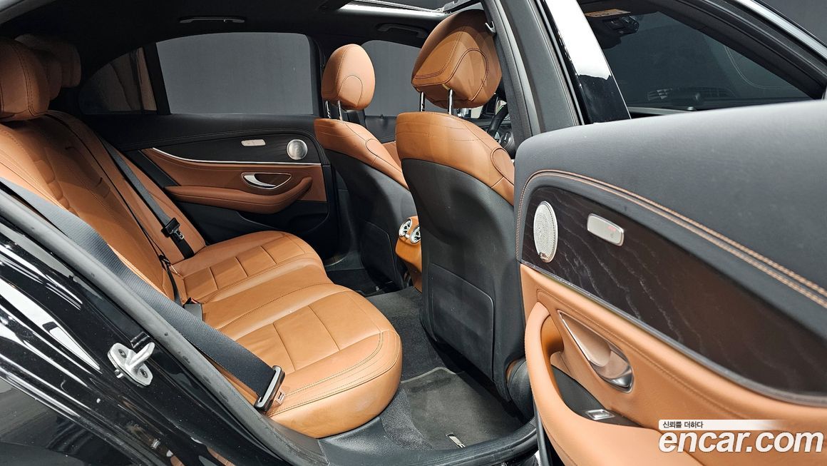 Mercedes-Benz E-Class 2021