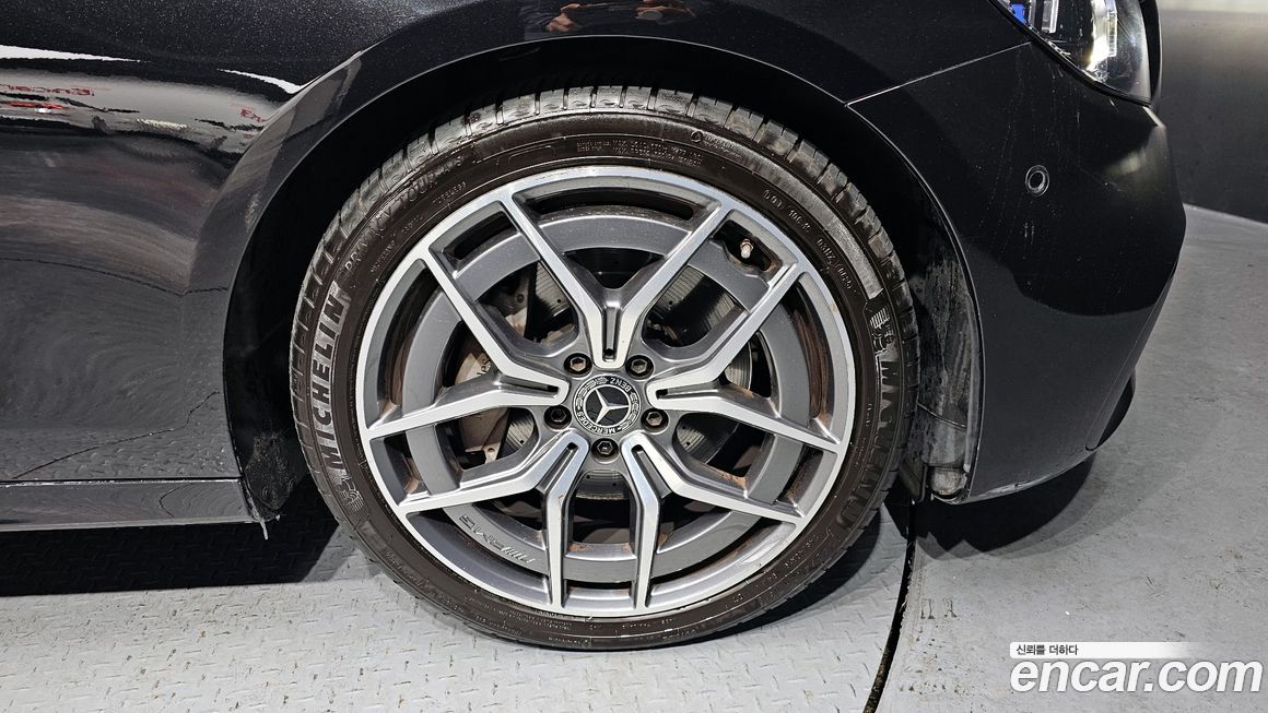 Mercedes-Benz E-Class 2021