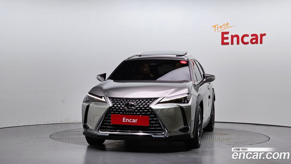 Lexus UX 2026