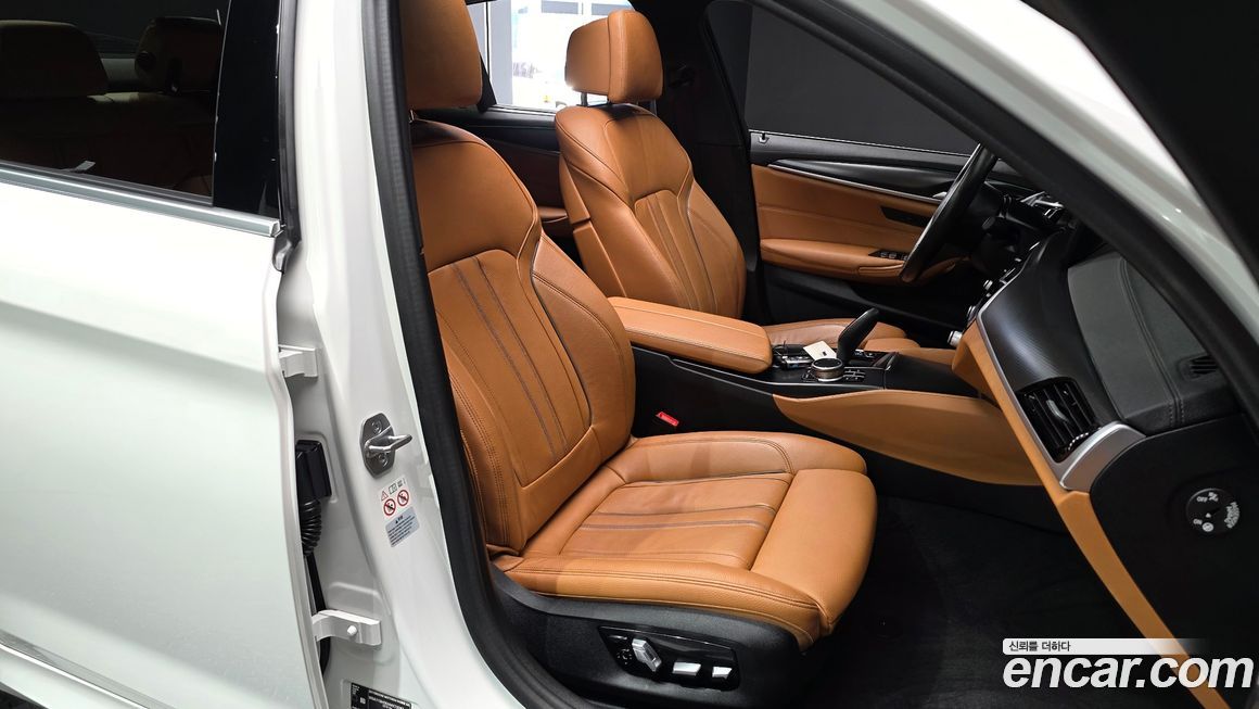 BMW 5-Series 2022