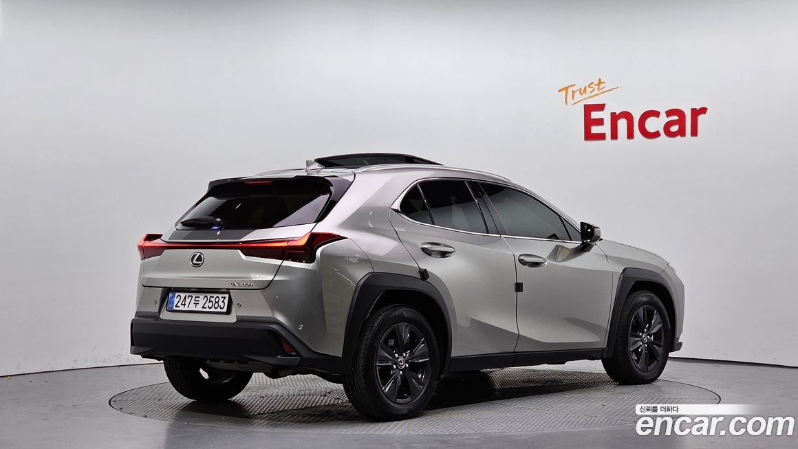 Lexus UX 2026