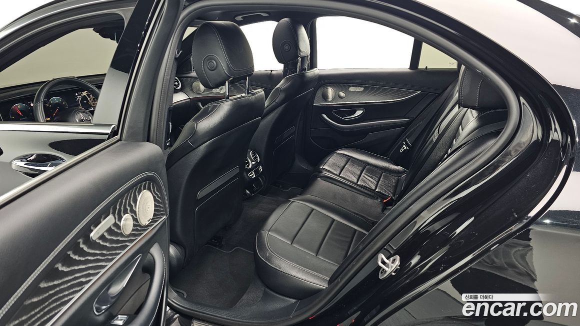 Mercedes-Benz E-Class 2023