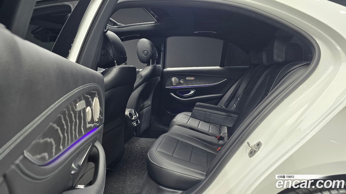 Mercedes-Benz E-Class 2023